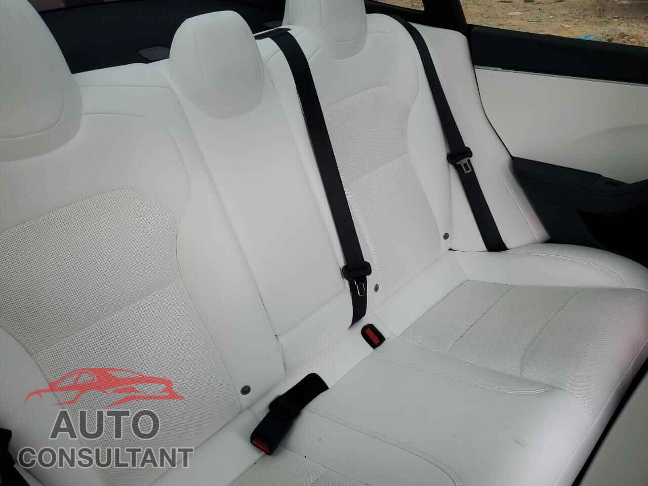 TESLA MODEL 3 2024 - 5YJ3E1EAXRF861044