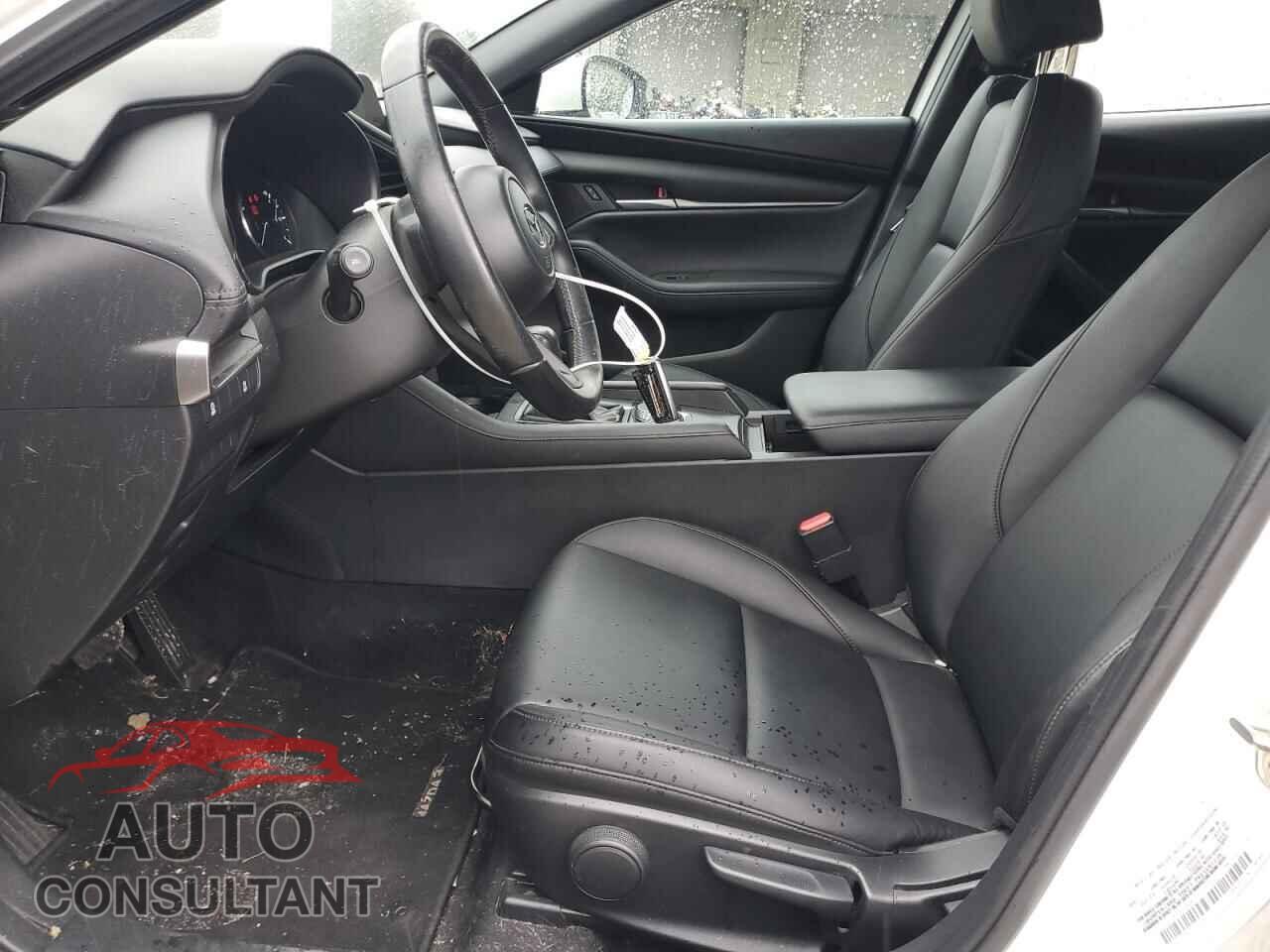 MAZDA 3 2023 - JM1BPAKM0P1614836