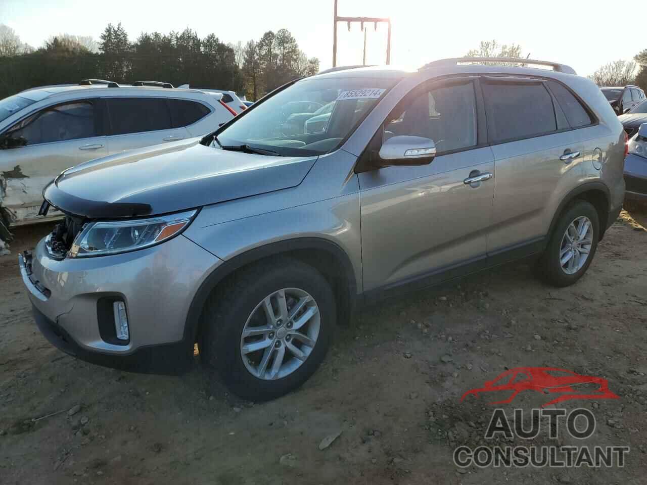 KIA SORENTO 2015 - 5XYKT3A66FG551766