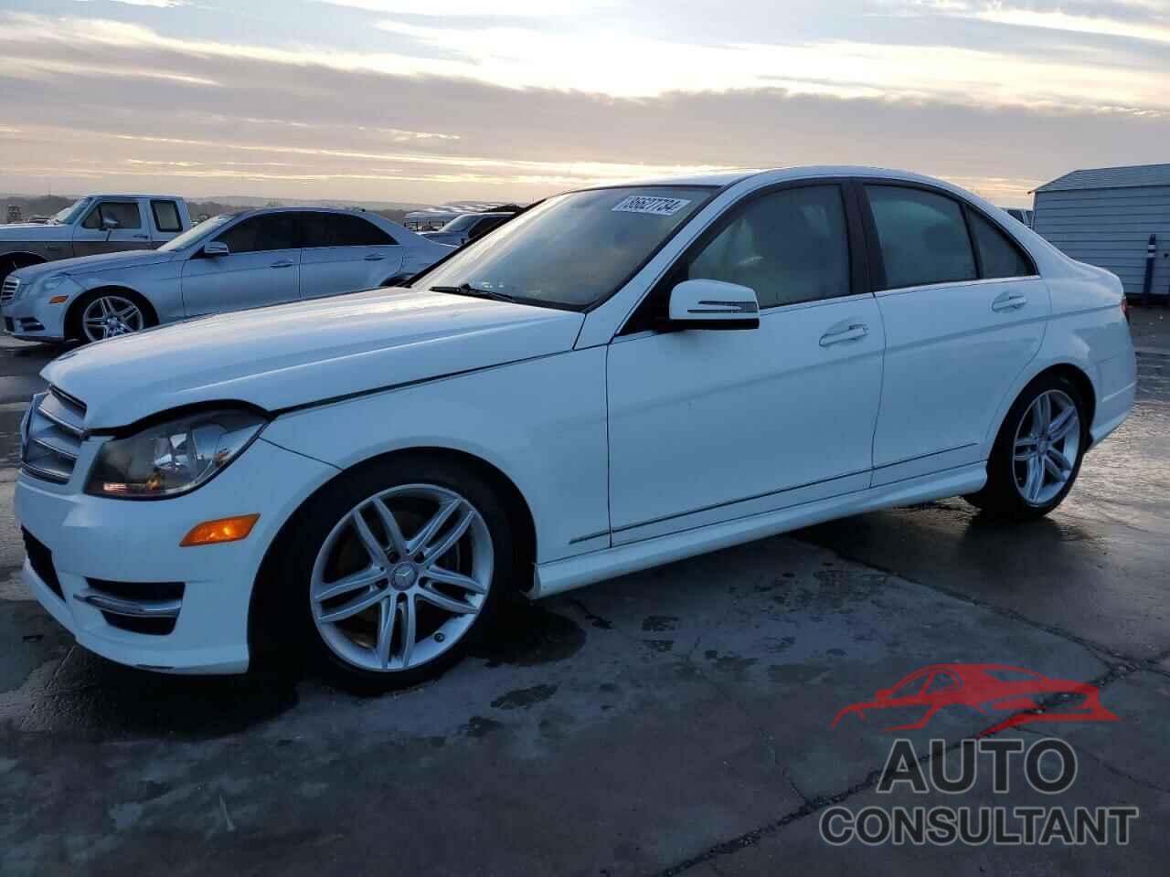 MERCEDES-BENZ C-CLASS 2013 - WDDGF4HB1DA750748