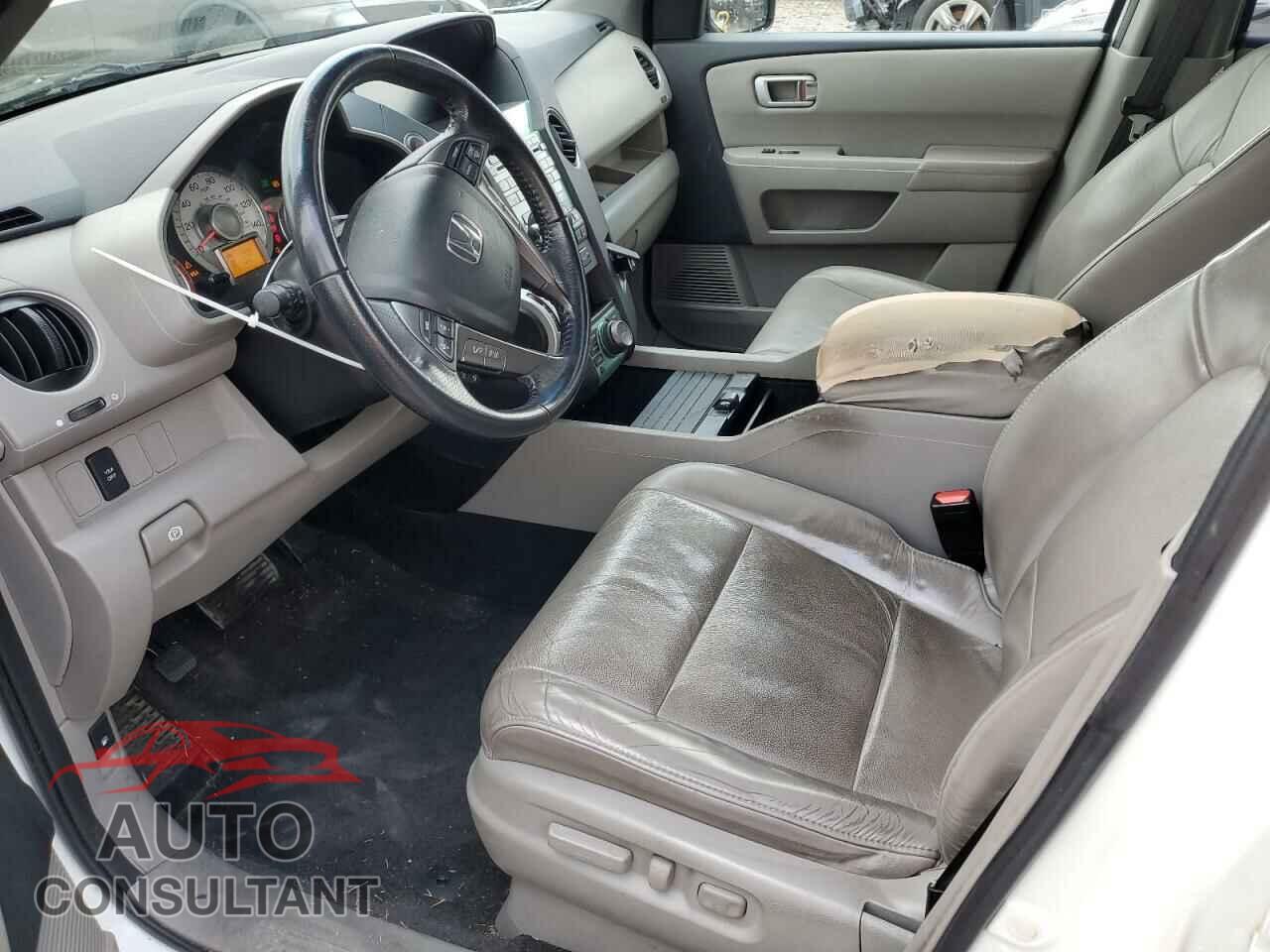 HONDA PILOT 2011 - 5FNYF3H73BB032174