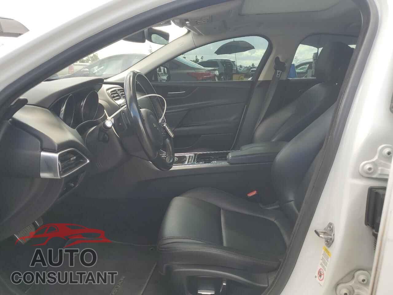 JAGUAR XE 2019 - SAJAR4FX5KCP49935
