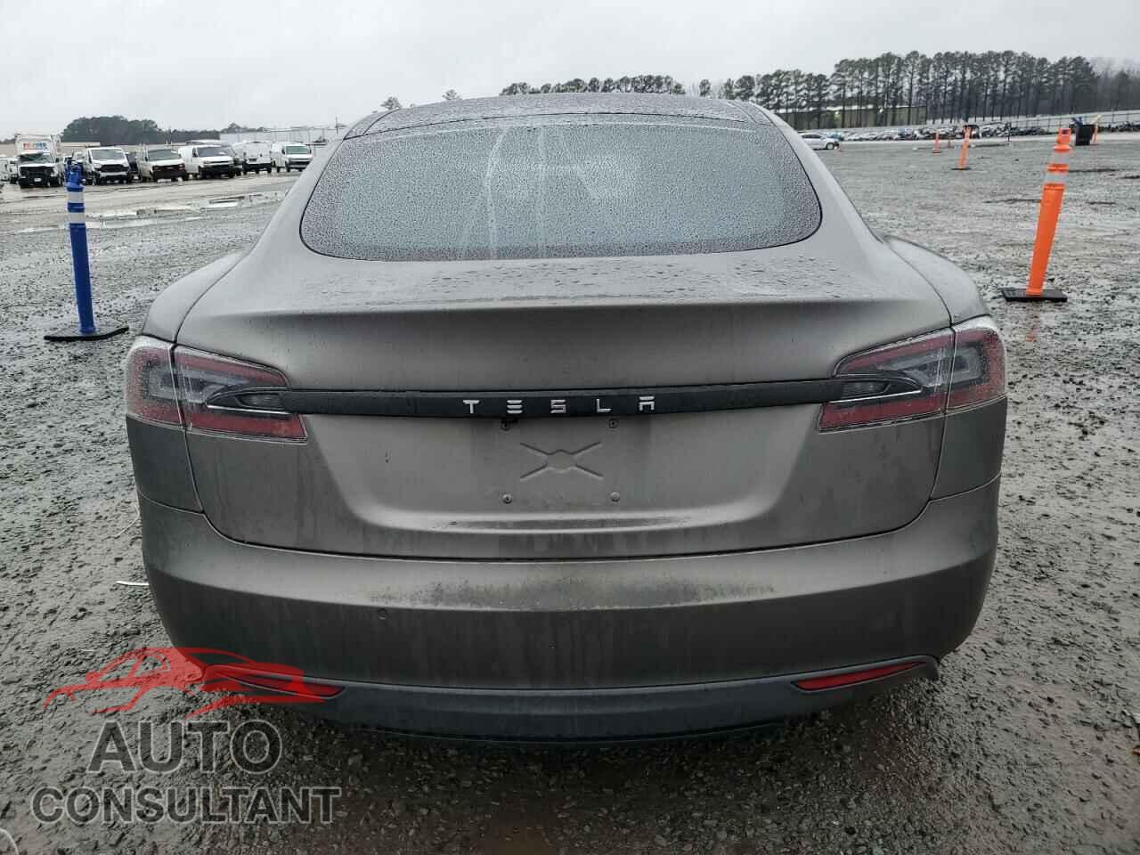 TESLA MODEL S 2015 - 5YJSA1E22FF118003