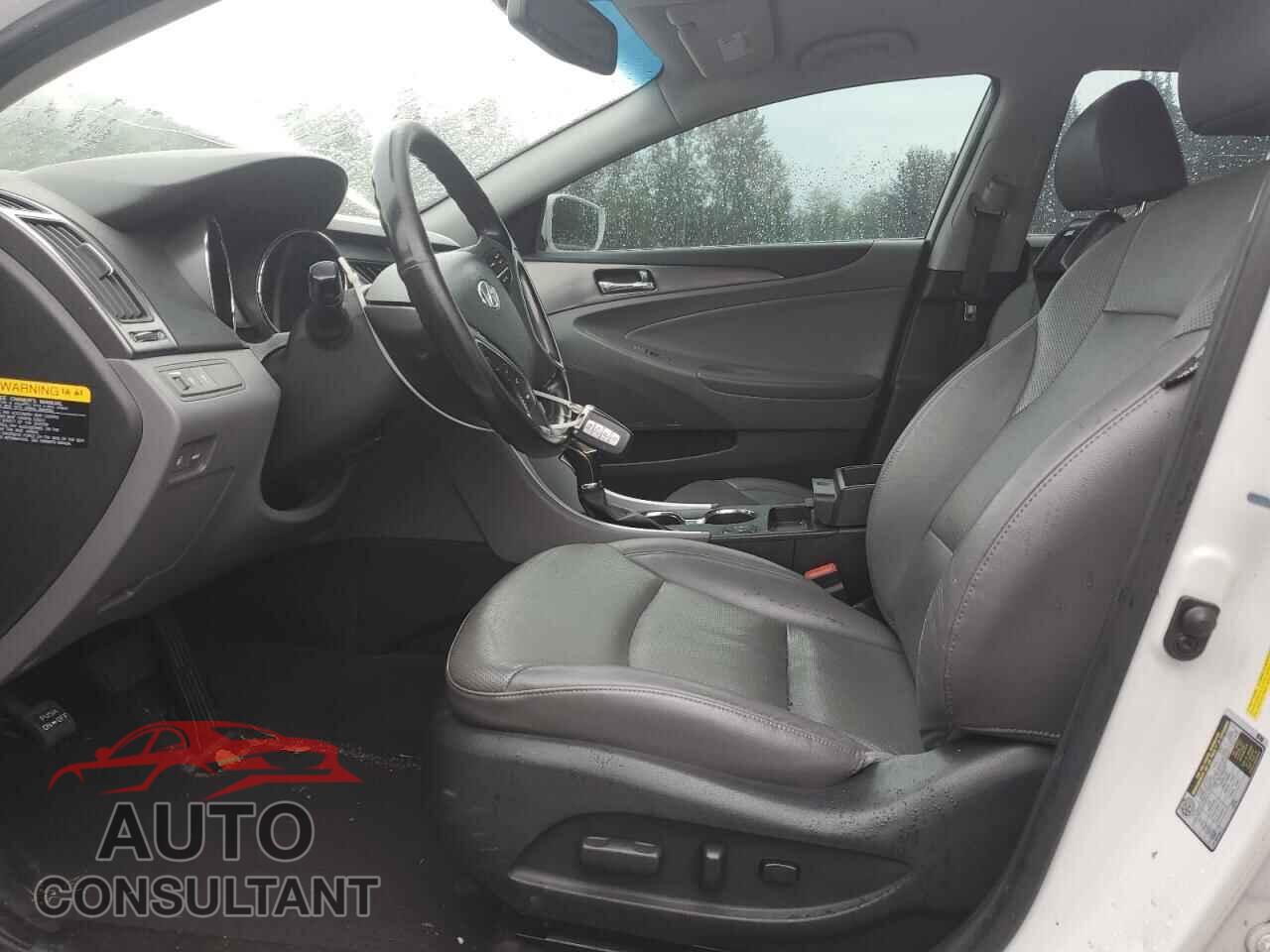 HYUNDAI SONATA 2014 - KMHEC4A45EA102395