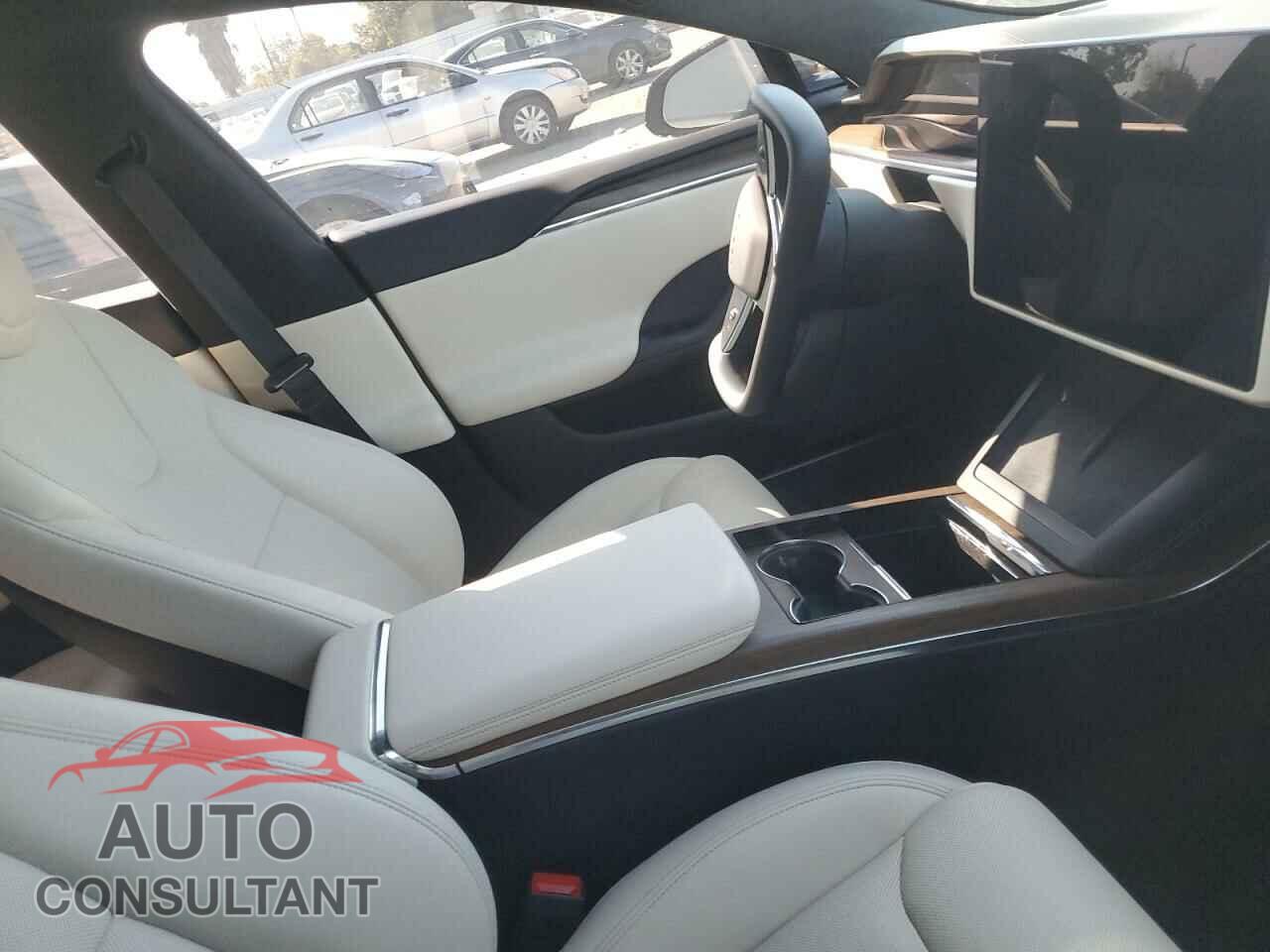 TESLA MODEL S 2022 - 5YJSA1E50NF470067