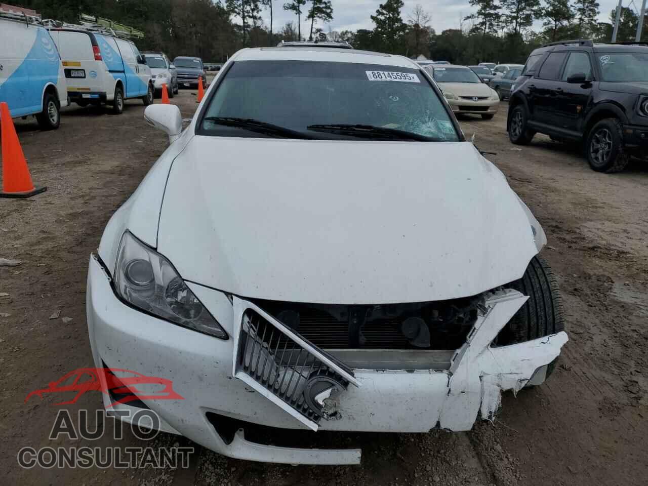 LEXUS IS 2011 - JTHCF5C2XB5052410