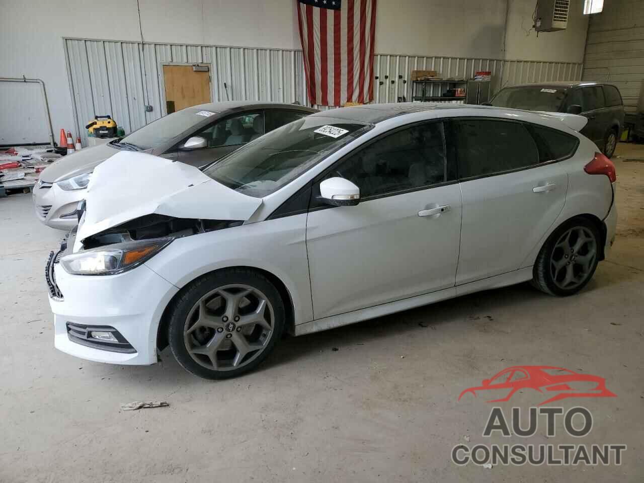 FORD FOCUS 2018 - 1FADP3L92JL244456