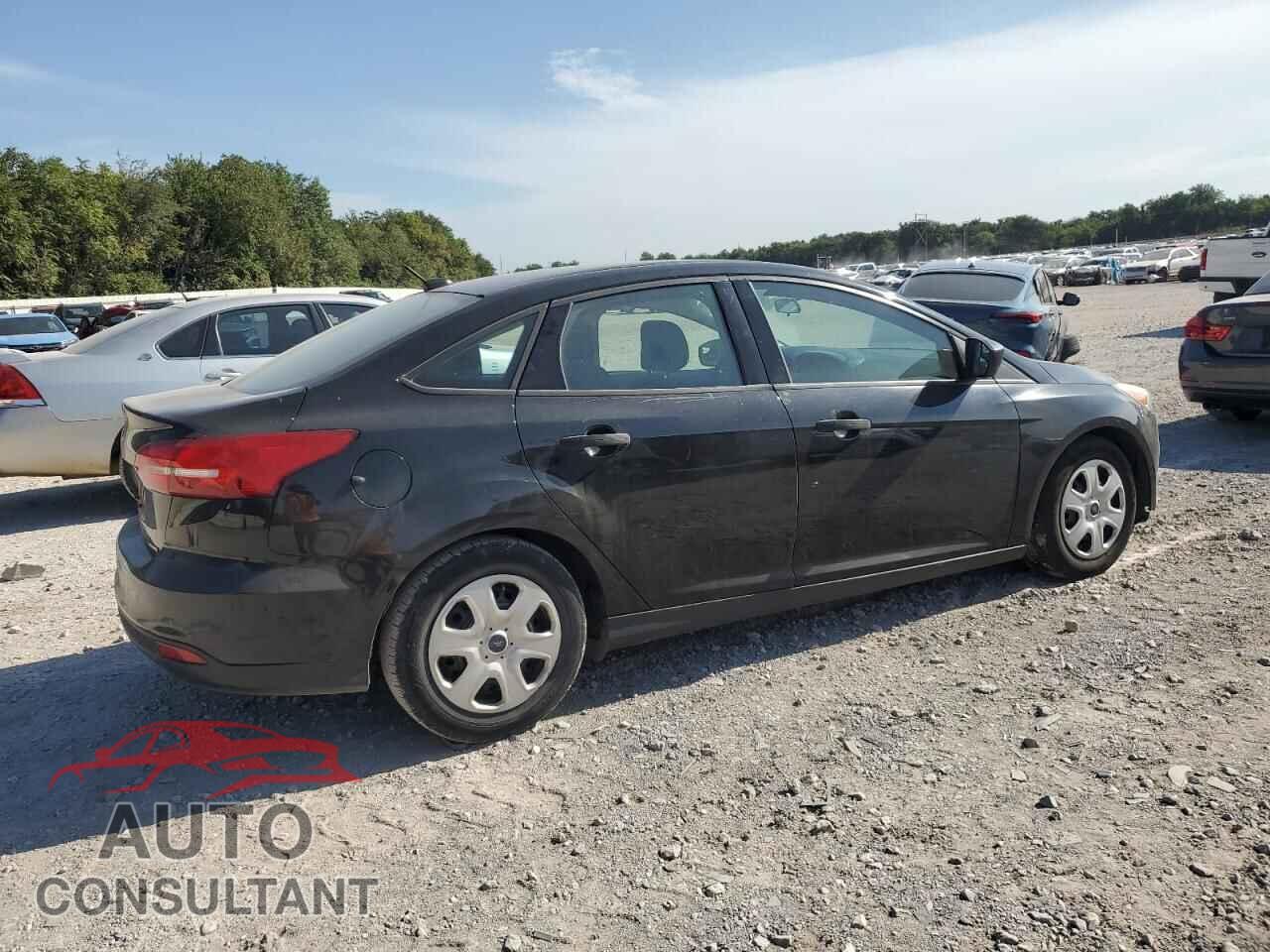 FORD FOCUS 2015 - 1FADP3E26FL340727