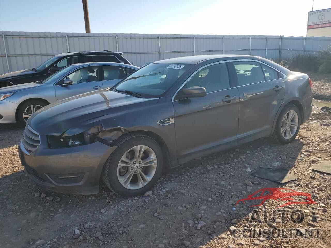 FORD TAURUS 2018 - 1FAHP2E85JG109254