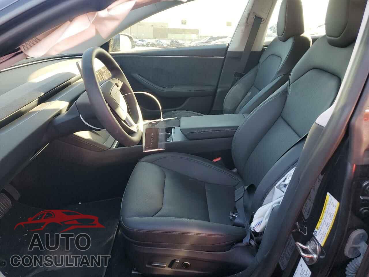 TESLA MODEL 3 2024 - 5YJ3E1EB3RF748447