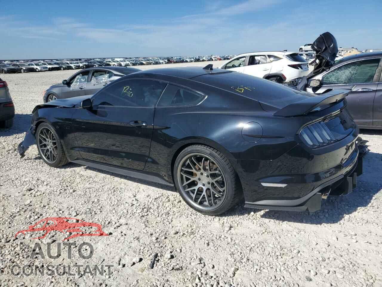 FORD MUSTANG 2020 - 1FA6P8CF9L5177860