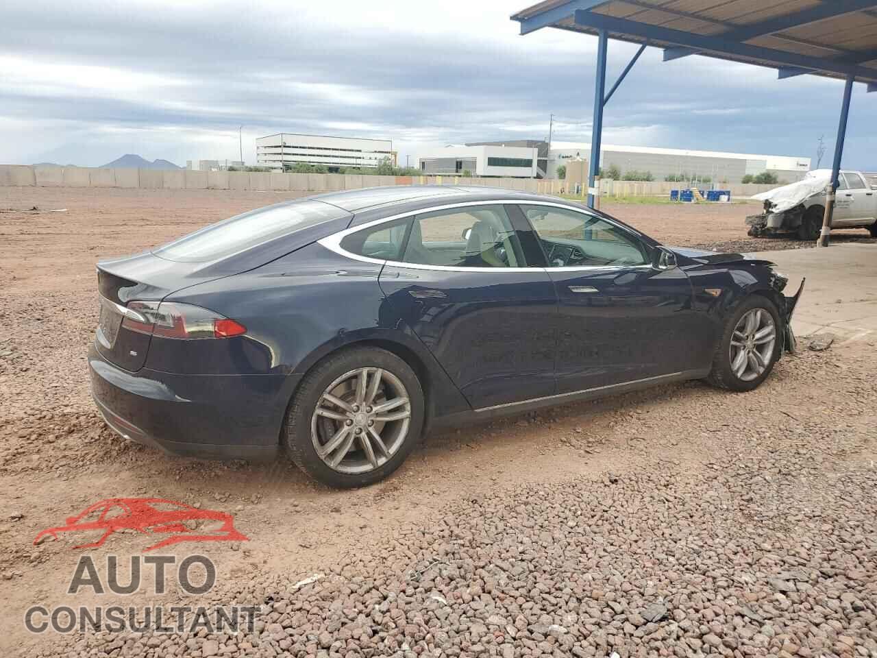 TESLA MODEL S 2013 - 5YJSA1DN9DFP27565