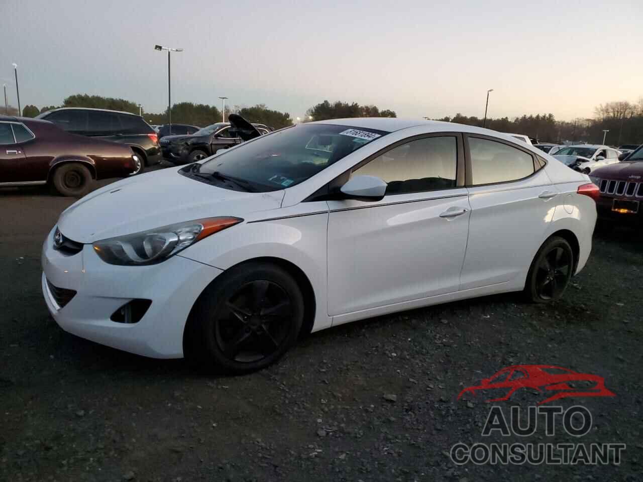 HYUNDAI ELANTRA 2013 - 5NPDH4AE0DH270012