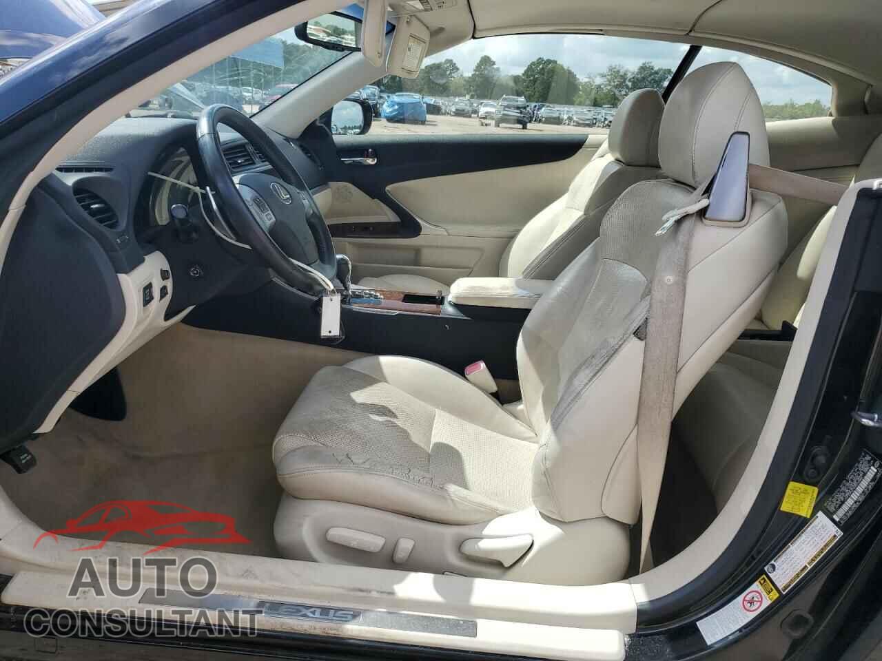 LEXUS IS 2014 - JTHFE2C21E2510260