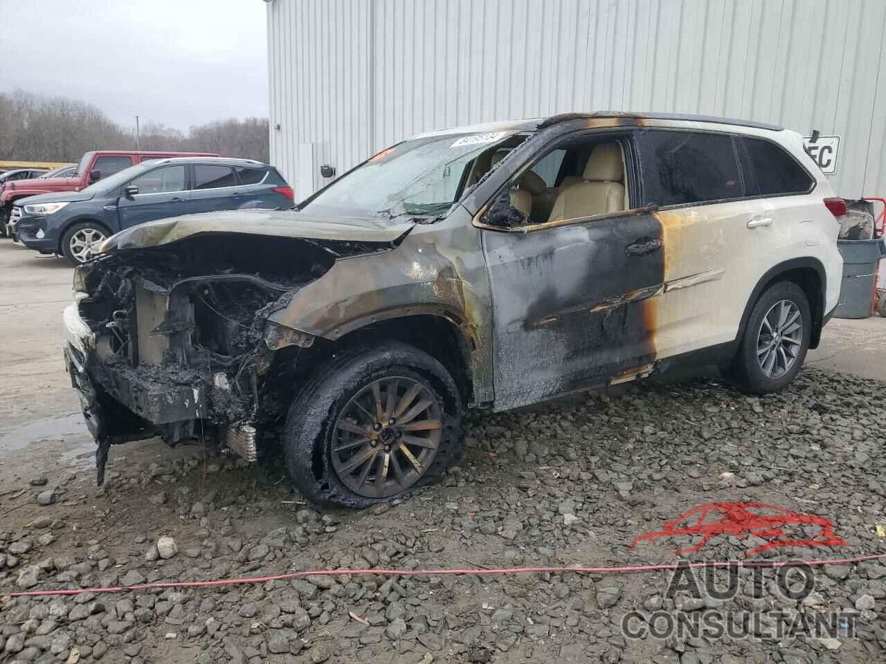 TOYOTA HIGHLANDER 2019 - 5TDJZRFH1KS714893