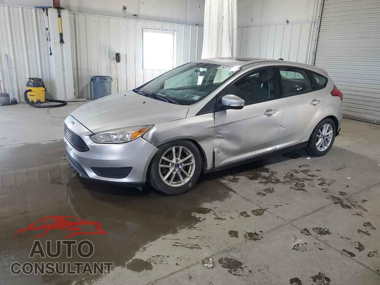 FORD FOCUS 2016 - 1FADP3K2XGL352059