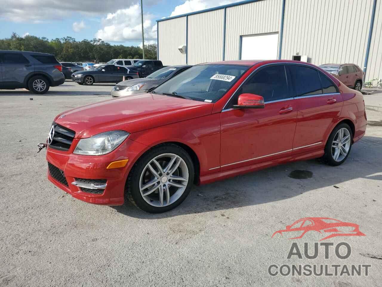 MERCEDES-BENZ C-CLASS 2013 - WDDGF4HB0DR292105