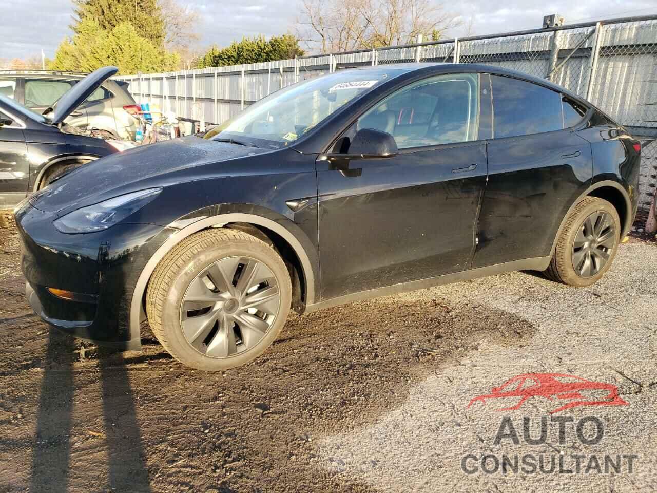 TESLA MODEL Y 2024 - 7SAYGDED5RF158563