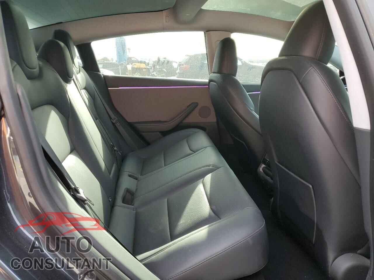 TESLA MODEL 3 2024 - 5YJ3E1EA3RF740971