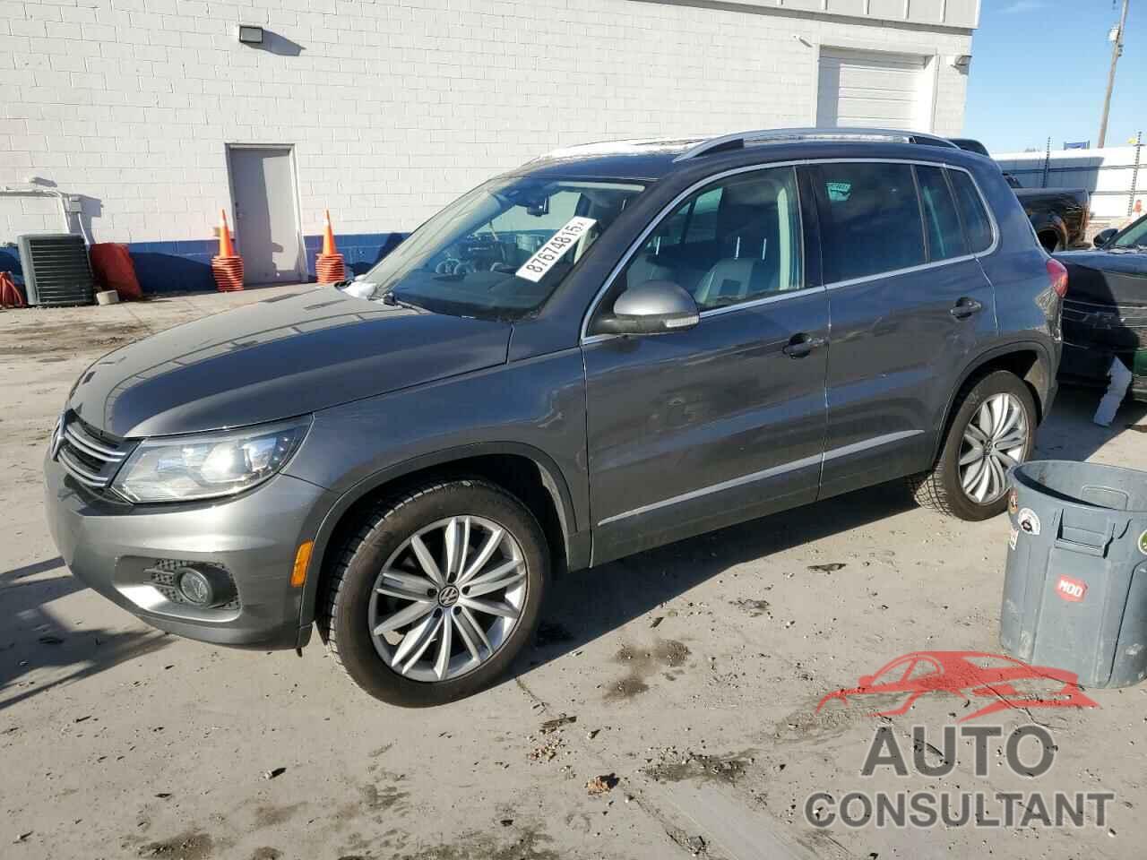 VOLKSWAGEN TIGUAN 2016 - WVGBV7AX0GW562000