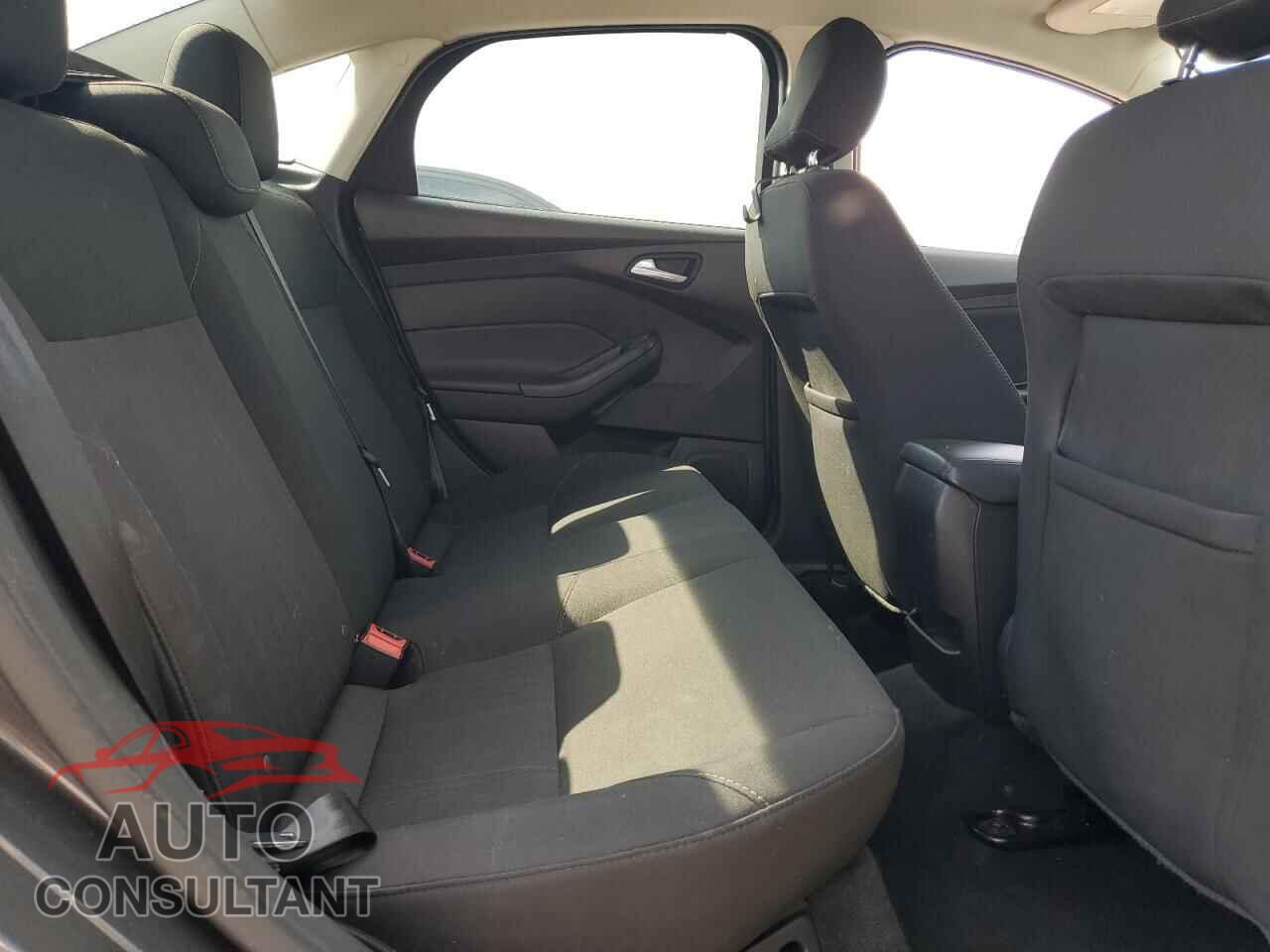 FORD FOCUS 2017 - 1FADP3F2XHL244830