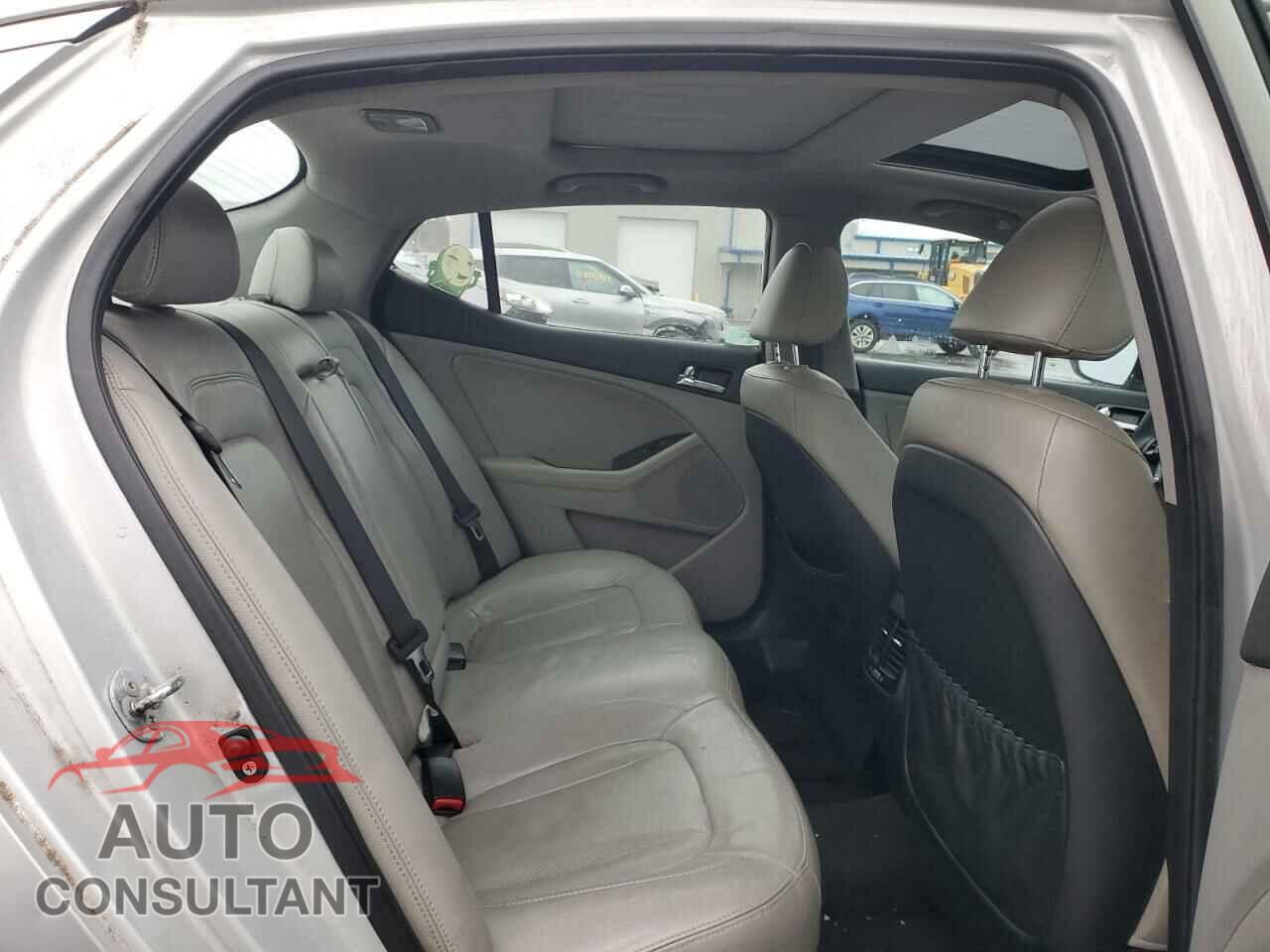 KIA OPTIMA 2011 - KNAGN4A75B5065836