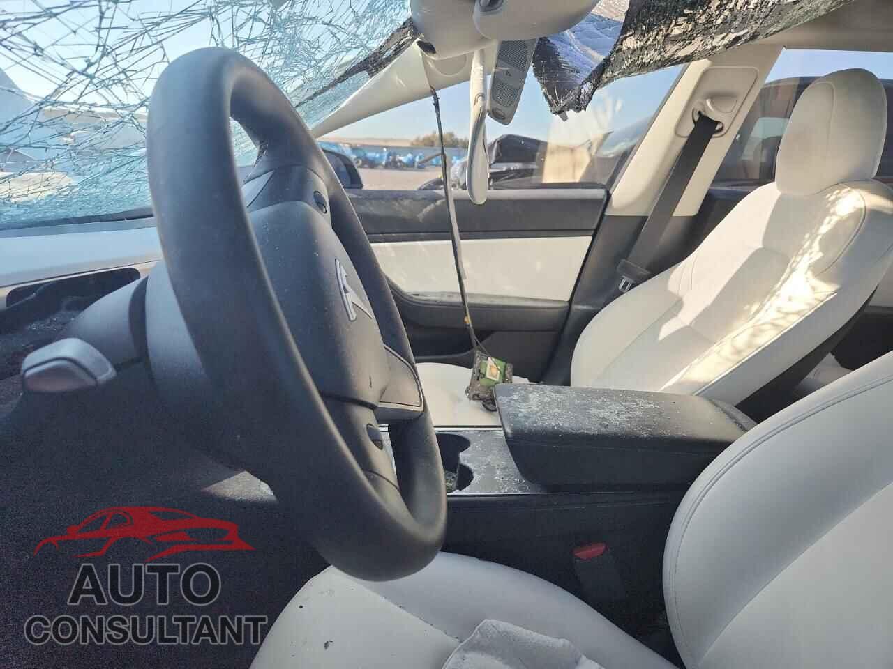 TESLA MODEL 3 2021 - 5YJ3E1EC8MF875311