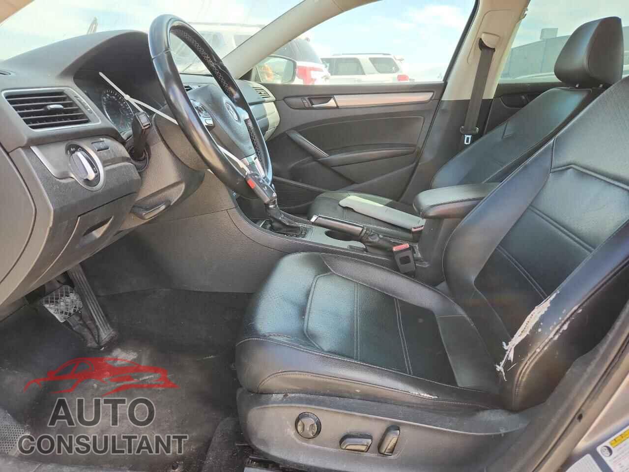 VOLKSWAGEN PASSAT 2015 - 1VWAT7A36FC098758