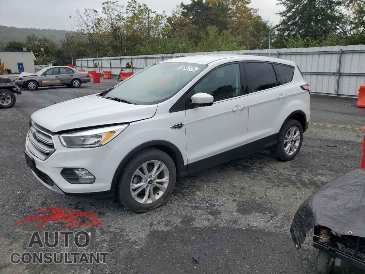FORD ESCAPE 2017 - 1FMCU0GD9HUD17155