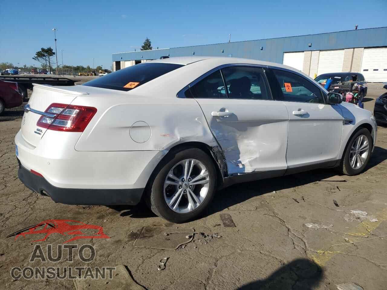 FORD TAURUS 2015 - 1FAHP2E83FG192108