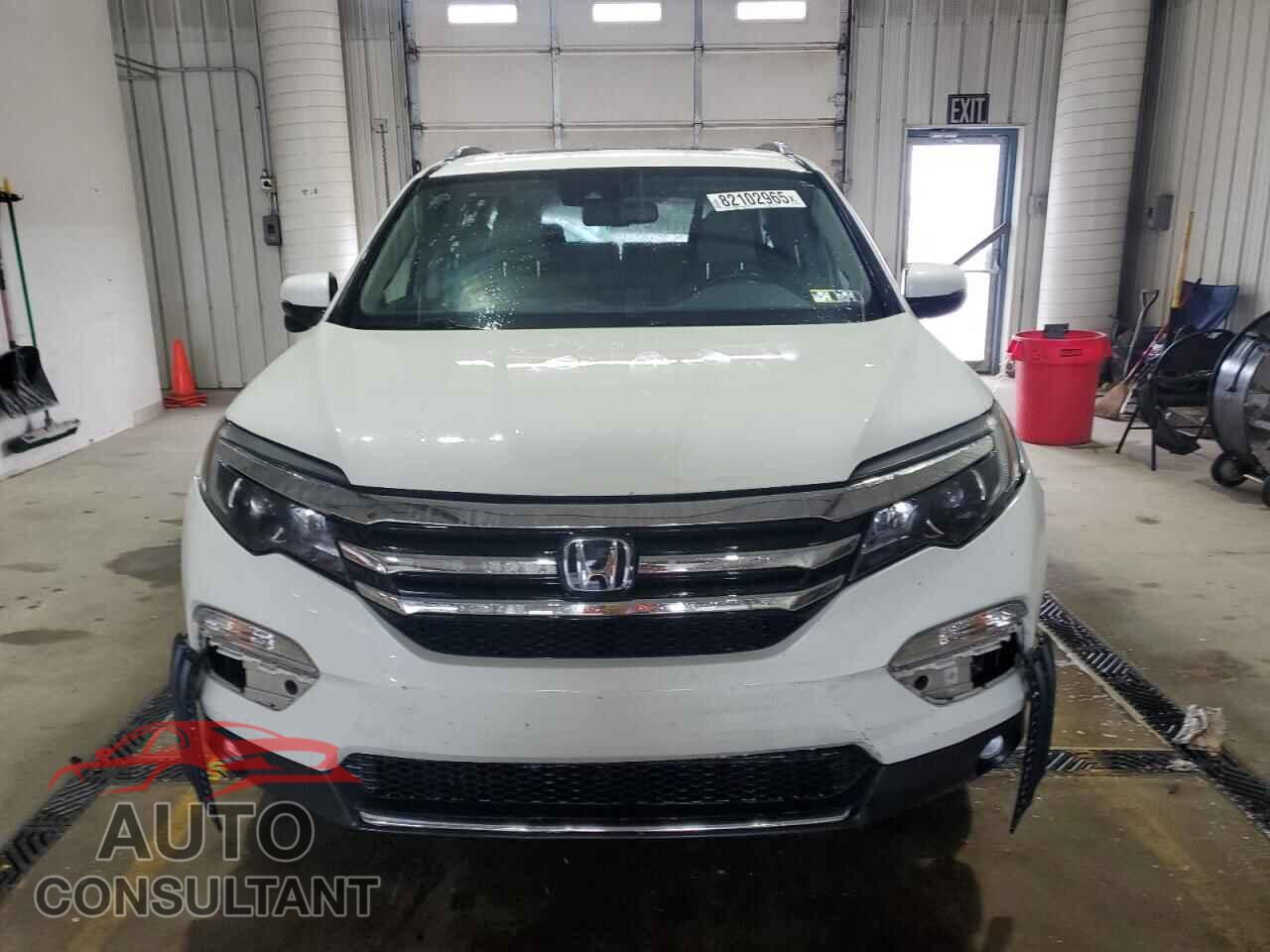 HONDA PILOT 2017 - 5FNYF6H90HB078251