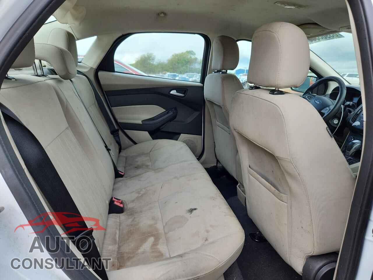 FORD FOCUS 2015 - 1FADP3F22FL336947