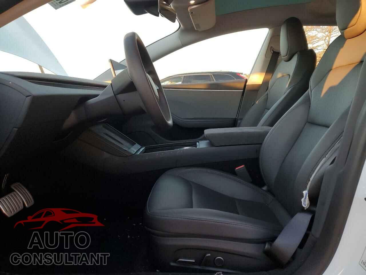 TESLA MODEL 3 2024 - 5YJ3E1EA7RF739872