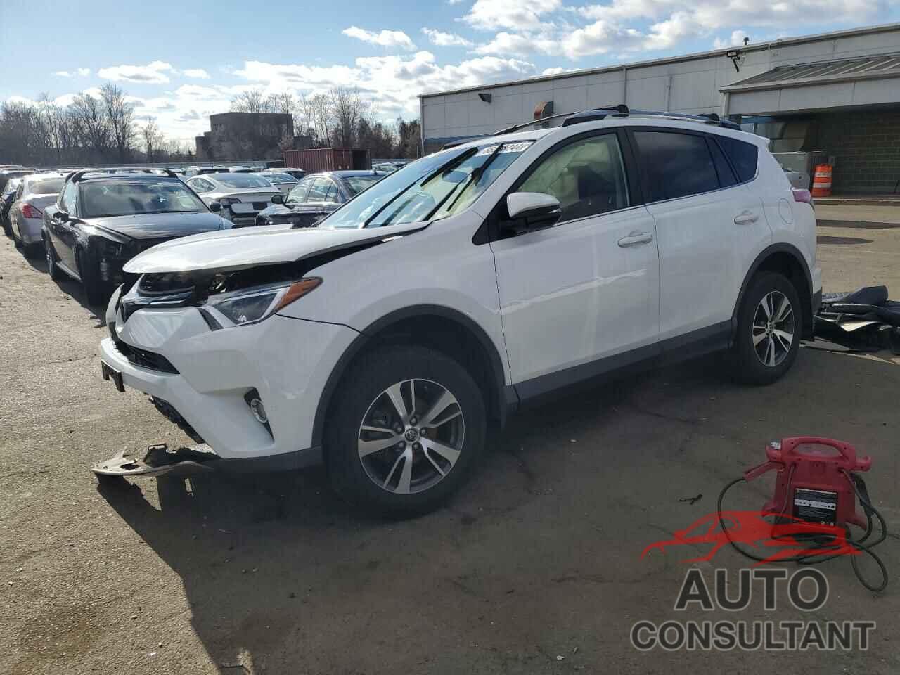 TOYOTA RAV4 2017 - JTMRFREV4HD216081