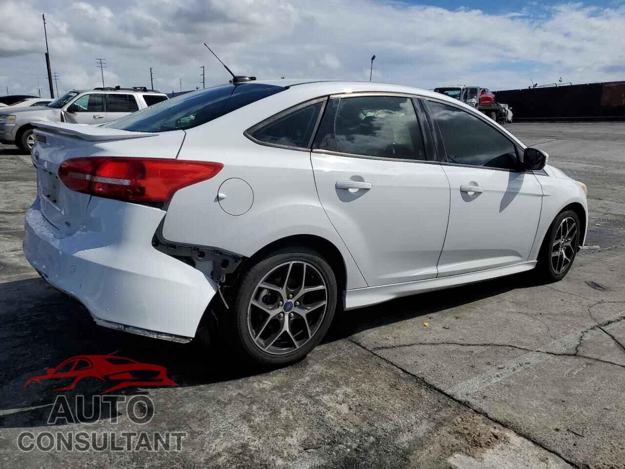 FORD FOCUS 2016 - 1FADP3F21GL227302