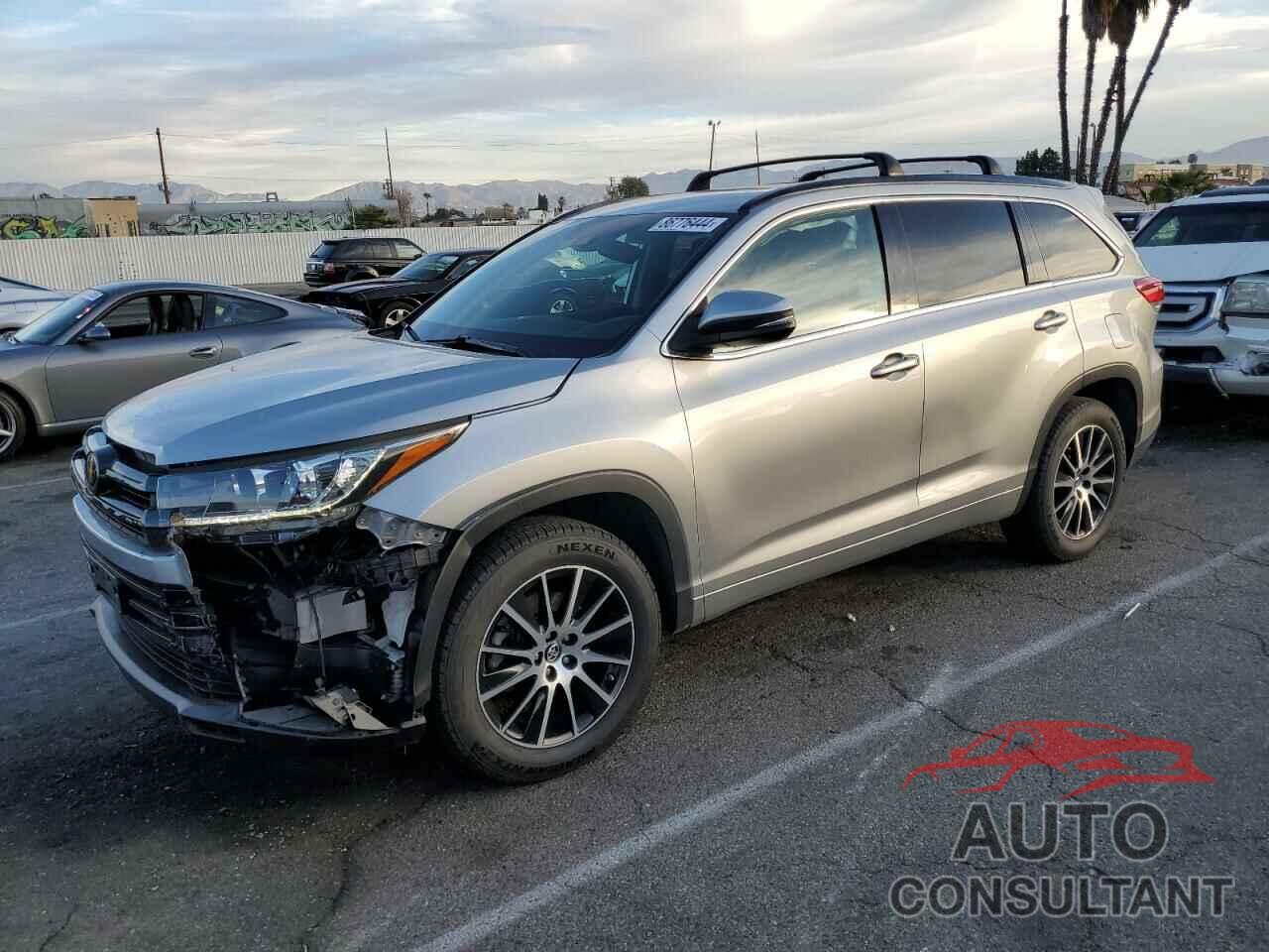 TOYOTA HIGHLANDER 2018 - 5TDKZRFH7JS537933
