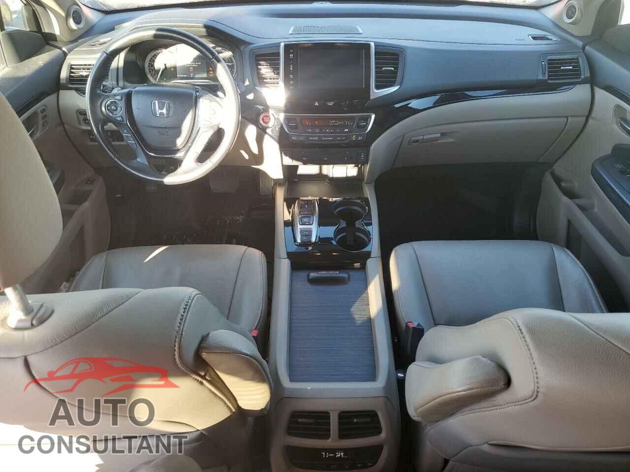 HONDA PILOT 2017 - 5FNYF6H91HB034680