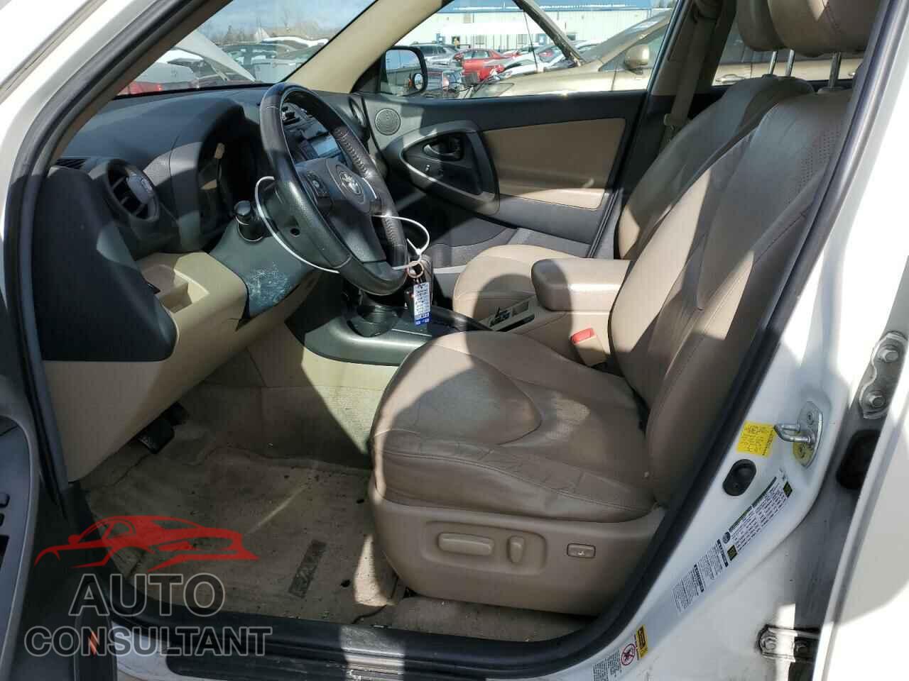 TOYOTA RAV4 2011 - 2T3DF4DV3BW151815
