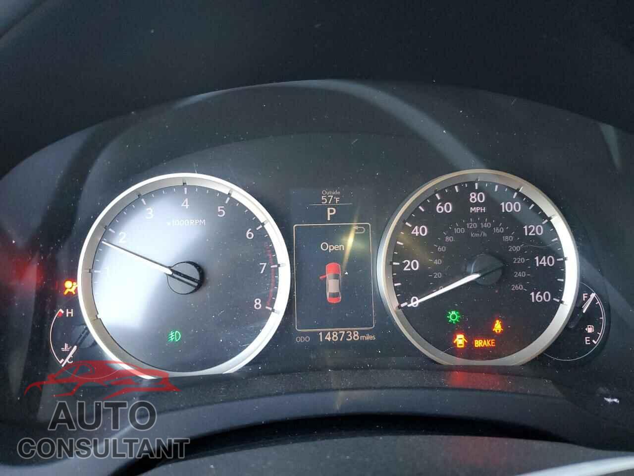 LEXUS IS 2015 - JTHCF1D24F5025913