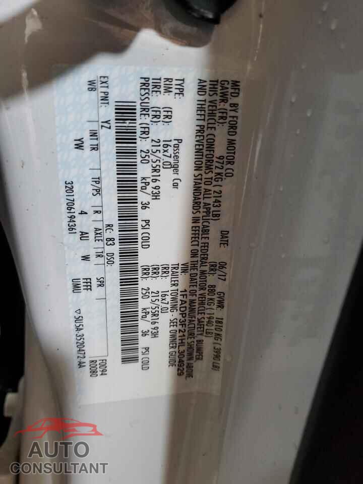FORD FOCUS 2017 - 1FADP3F21HL304929