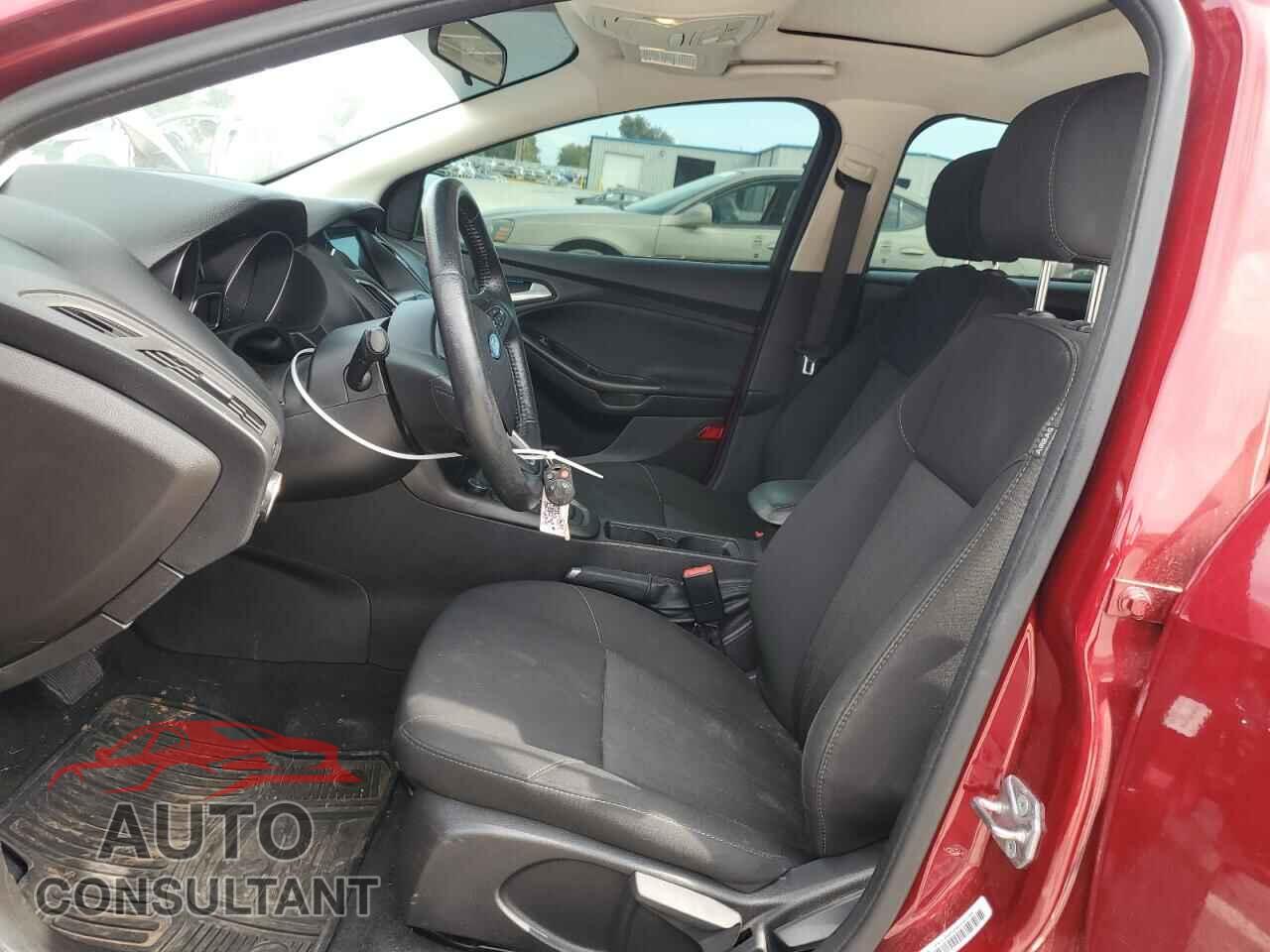 FORD FOCUS 2017 - 1FADP3M29HL229657