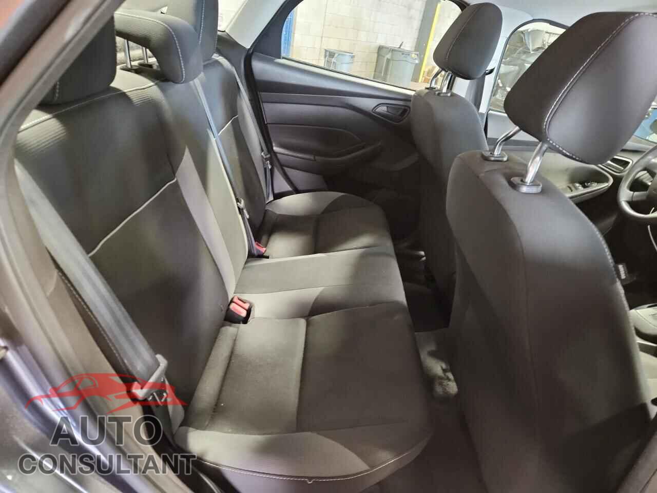 FORD FOCUS 2012 - 1FAHP3E24CL171952