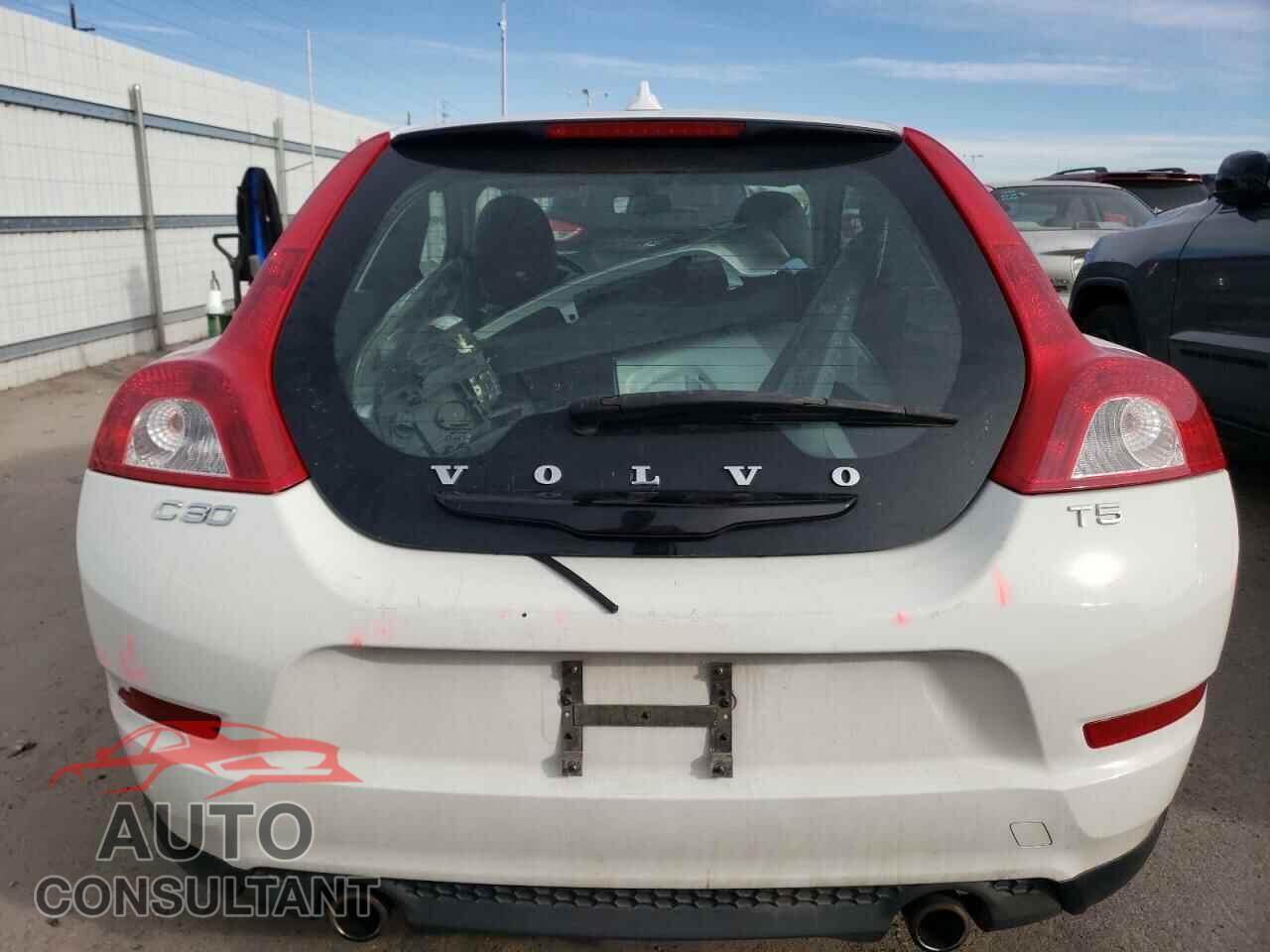 VOLVO C30 2011 - YV1672MK4B2247357