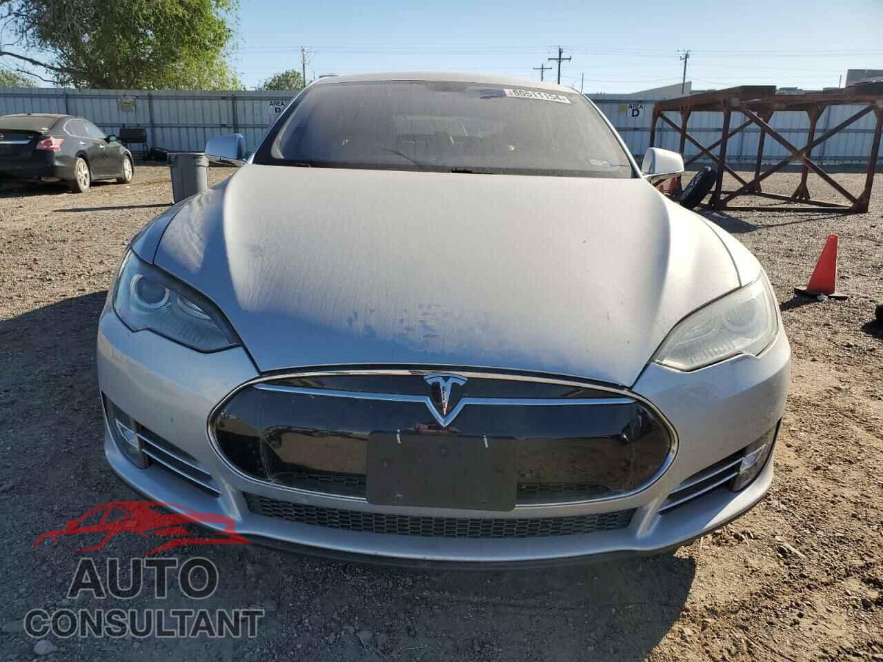 TESLA MODEL S 2013 - 5YJSA1CG5DFP03704
