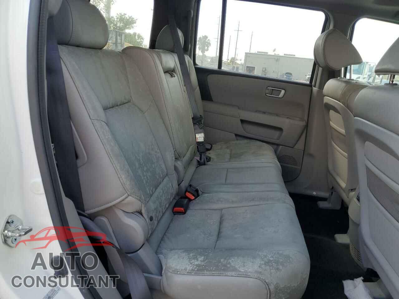 HONDA PILOT 2011 - 5FNYF3H74BB044995