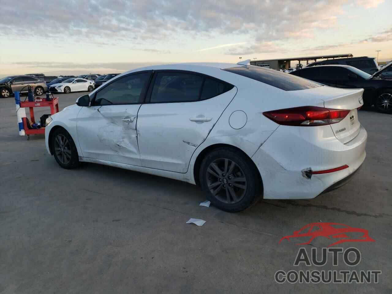 HYUNDAI ELANTRA 2018 - 5NPD84LF2JH323178