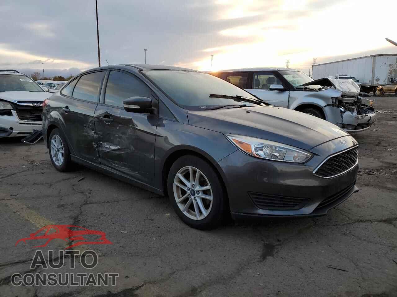 FORD FOCUS 2017 - 1FADP3F22HL328365