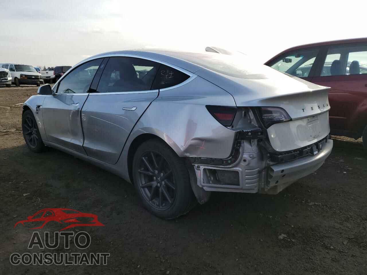 TESLA MODEL 3 2018 - 5YJ3E1EA8JF040321