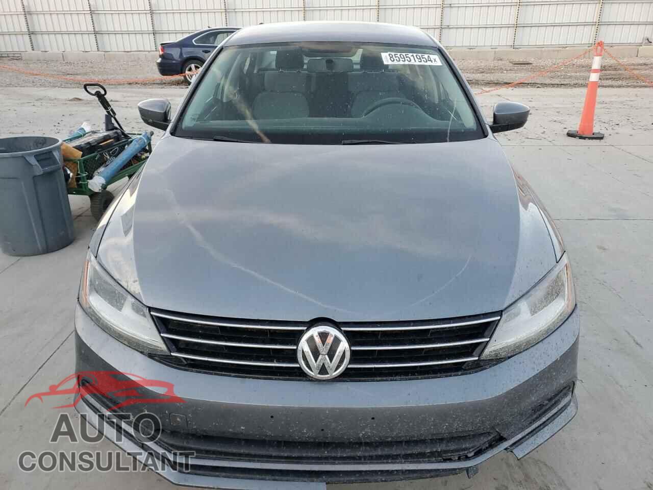 VOLKSWAGEN JETTA 2017 - 3VW2B7AJXHM353256