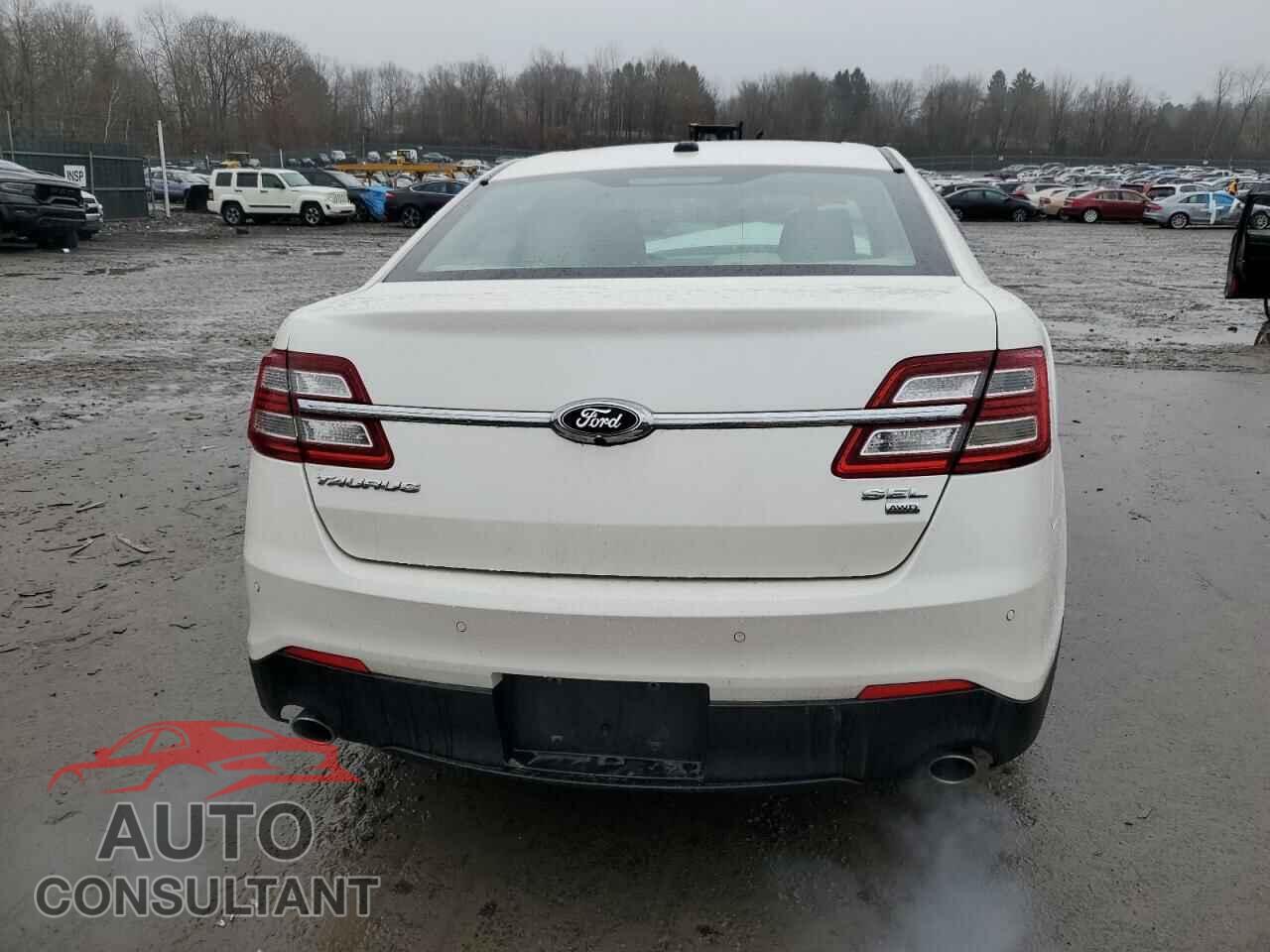 FORD TAURUS 2015 - 1FAHP2H82FG205975